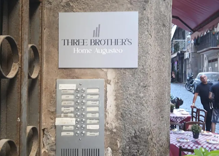 Lejlighed Three Brother's Augusteo Napoli