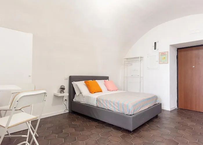 Three Brother's Augusteo Lejlighed