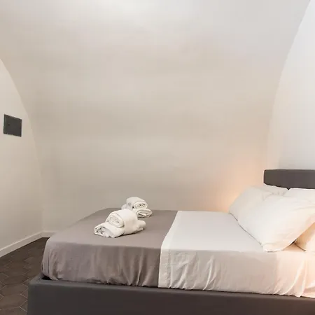 Three Brother's Augusteo * Napels